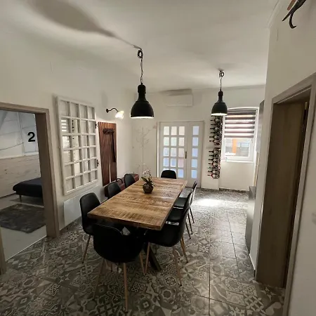 Péter Dock Boutique Villa *