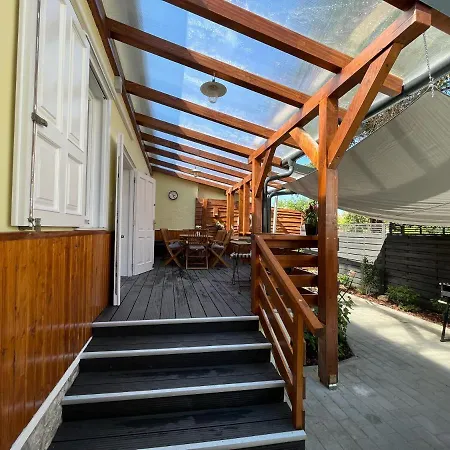 Péter Dock Boutique Villa *