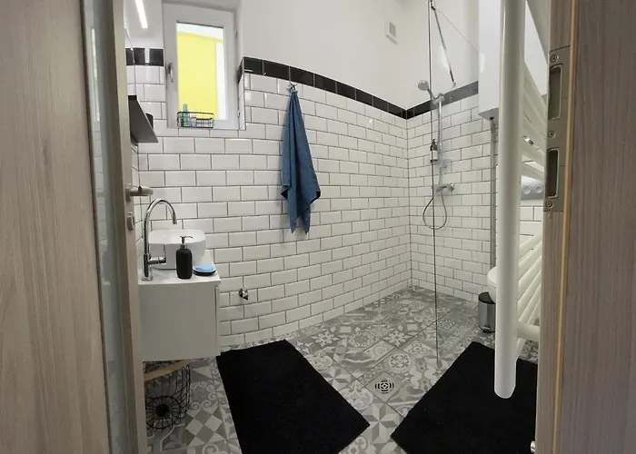 Peter Dock Boutique Willa