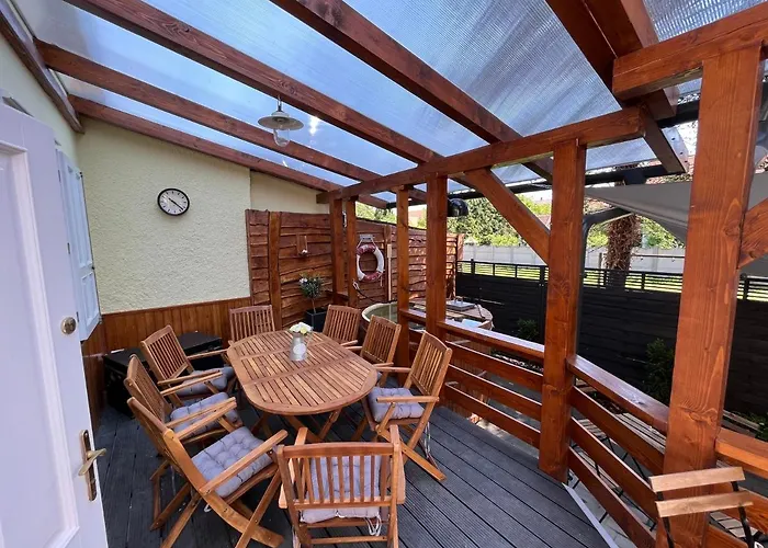 Peter Dock Boutique קסזטלי