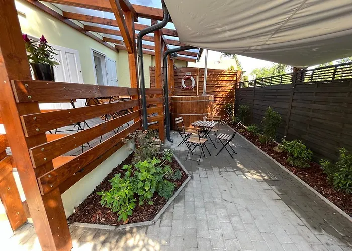 וילה Peter Dock Boutique קסזטלי