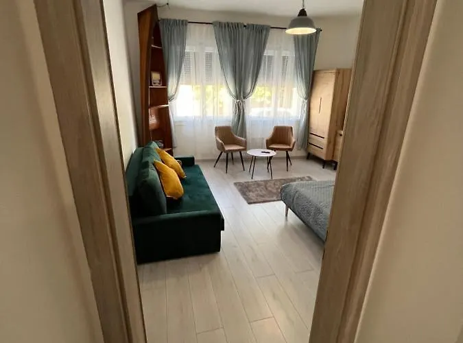 Willa Peter Dock Boutique *