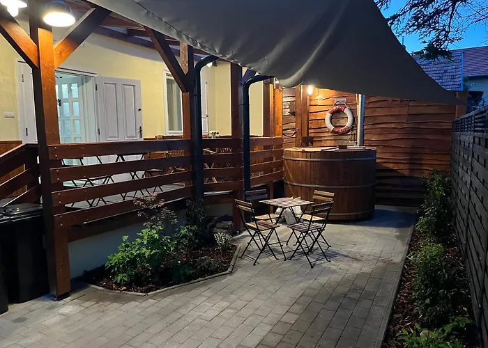 Peter Dock Boutique וילה קסזטלי