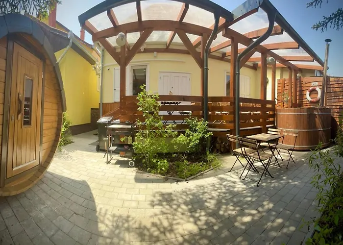 Peter Dock Boutique קסזטלי