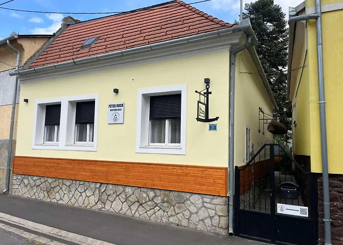 Willa Peter Dock Boutique