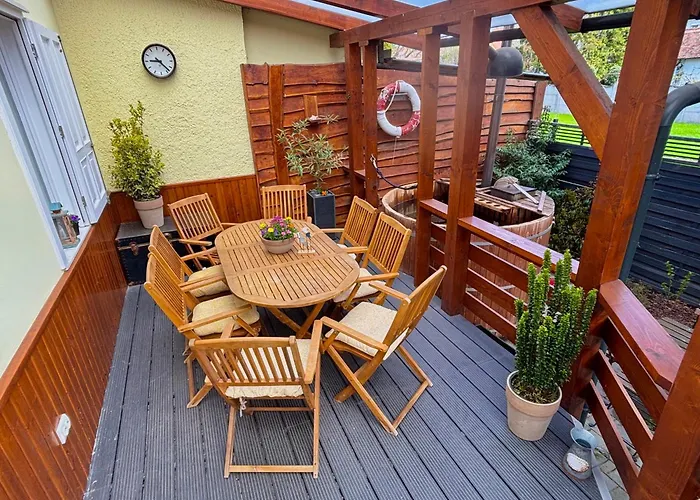 Peter Dock Boutique קסזטלי